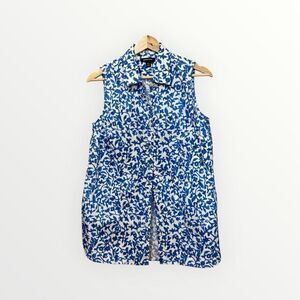 Lands end Blue and white floral sleeveless blouse #floralblouse button down size
